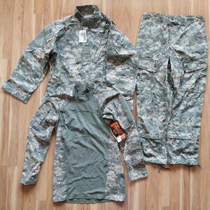 NEW US Army UCP ACU Uniform Set Size Small X-Short (Shirt, Pants, Combat Shirt)